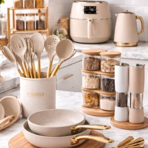 أدوات المطبخ